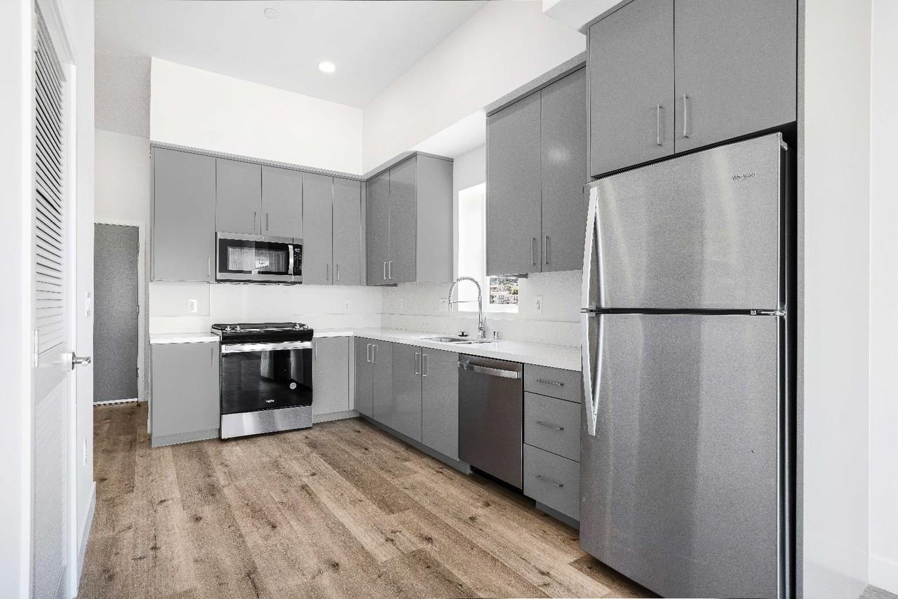 Jade of Palms - Photo 3 of 21