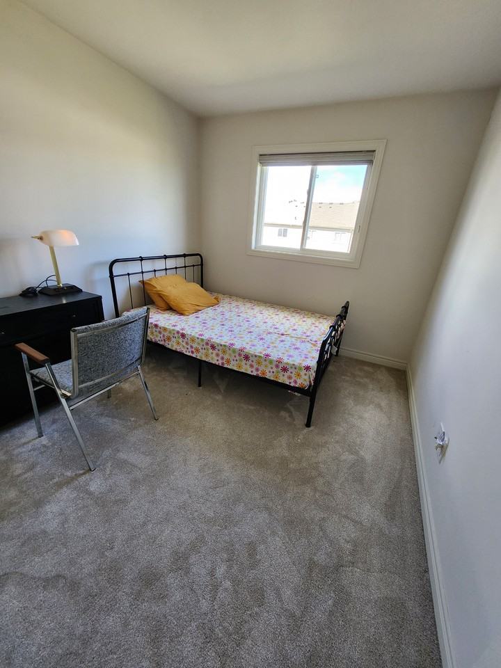96 Monarch Street - Photo 3 of 14