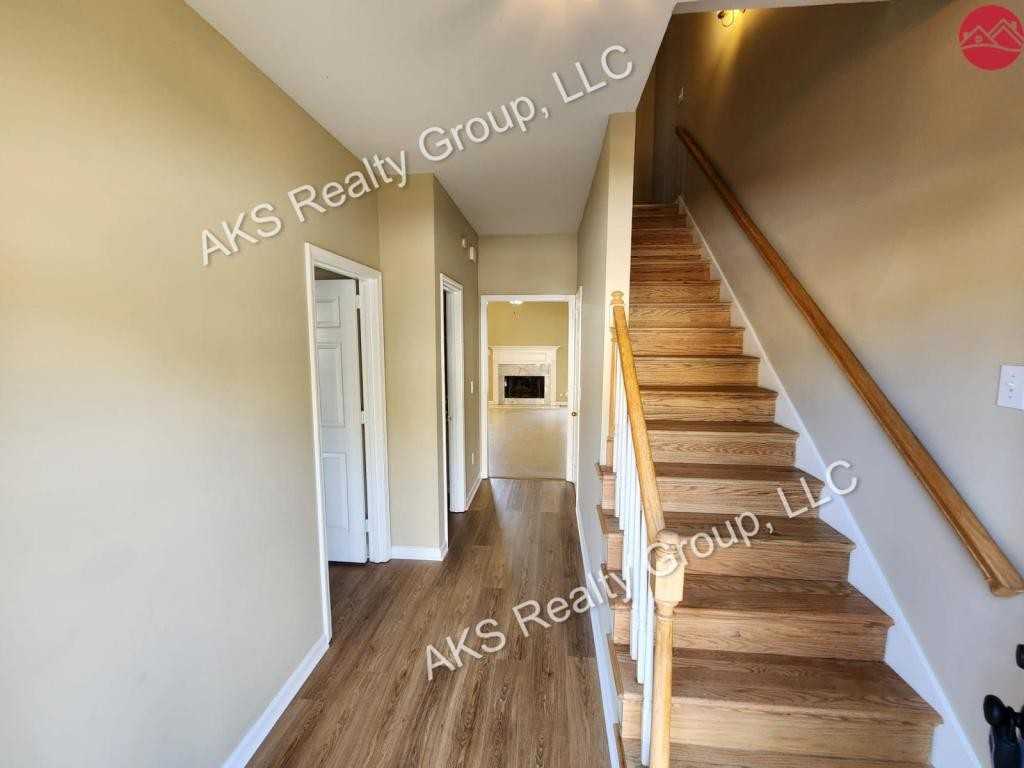 124 Canyon Park Dr - Photo 2 of 20