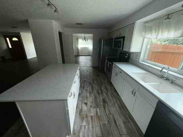 3228 Davis St - Photo 5 of 12