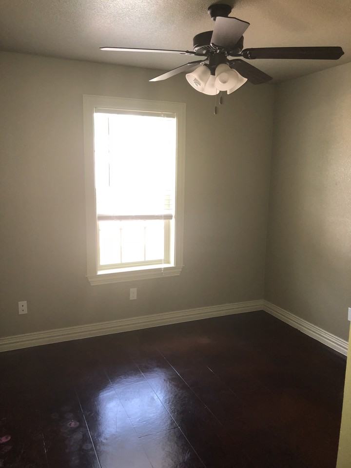 914 Ferrara Circle #B - Photo 5 of 11