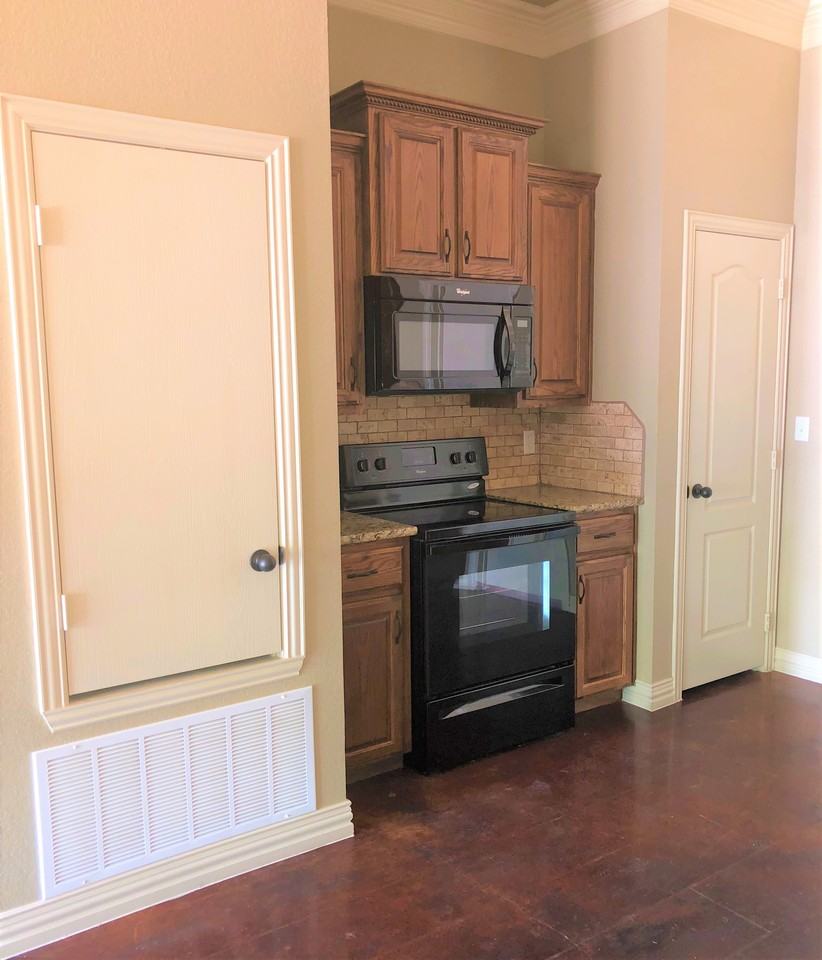 914 Ferrara Circle #B - Photo 4 of 11