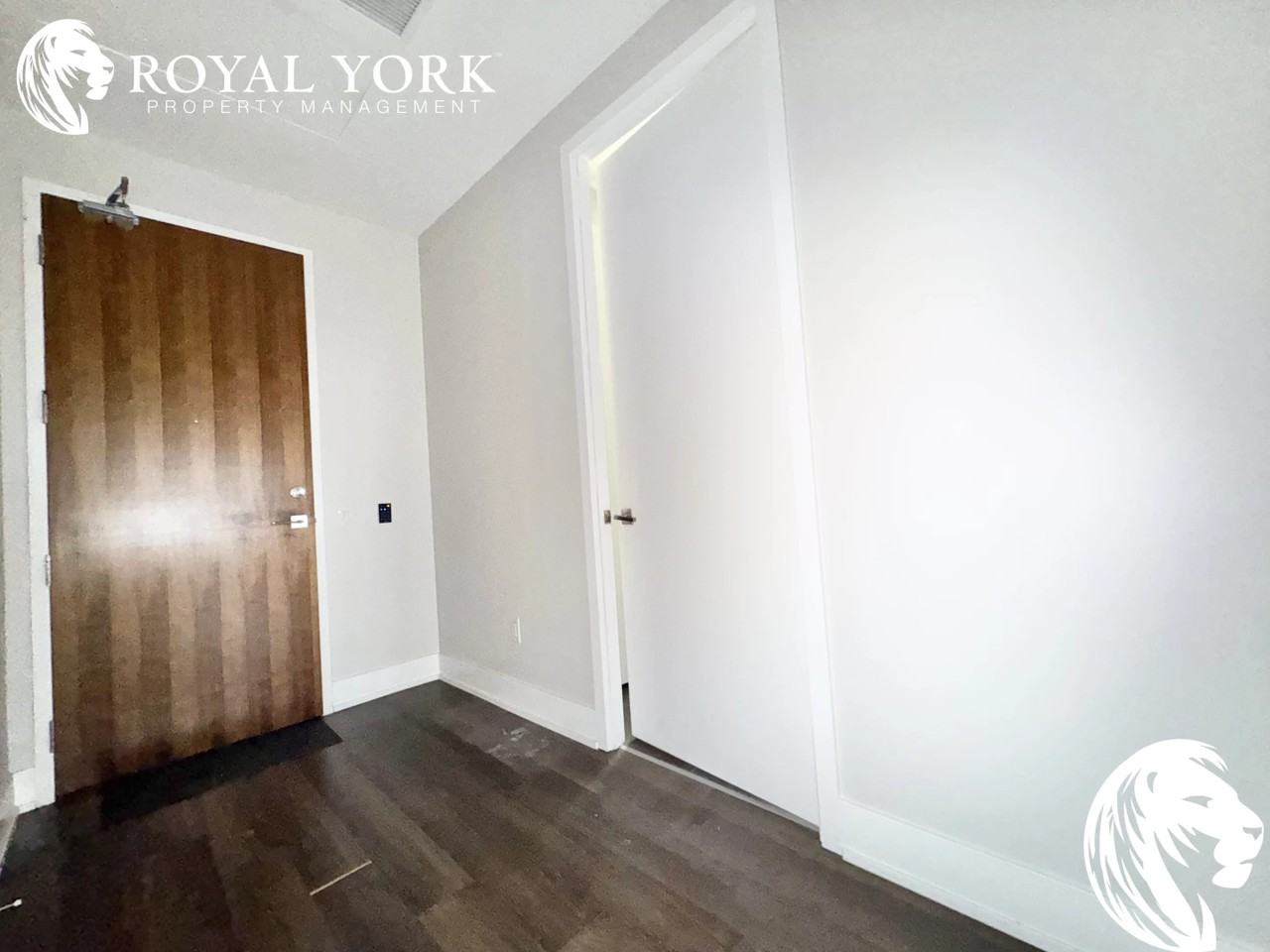 1724-111 St Clair Avenue West, Toronto, Ontario M4V 1N5 - Photo 3 of 14