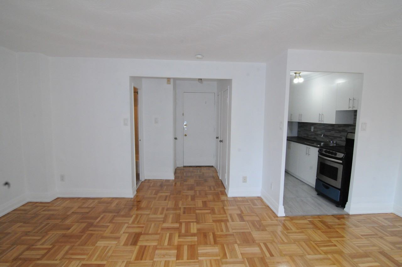 168 Erskine Avenue - Photo 4 of 6