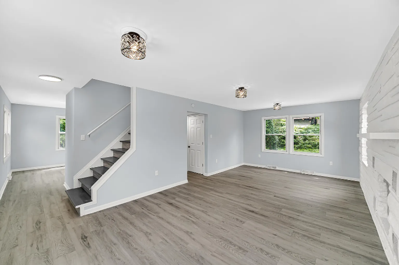 123 Glen Park Ave - Photo 3 of 16