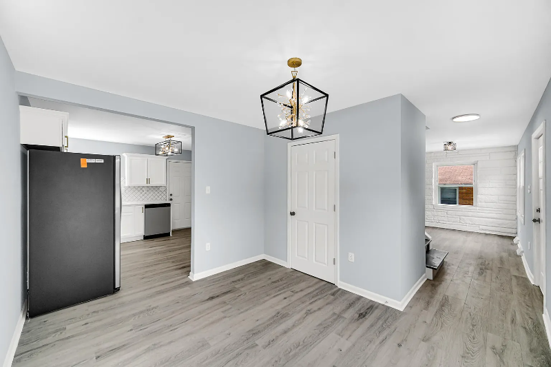 123 Glen Park Ave - Photo 4 of 16