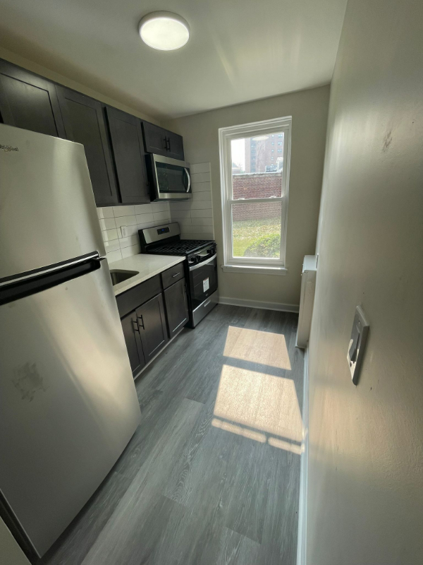 663 Park Ave #23B - Photo 2 of 5