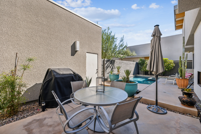 1506 E Baristo Rd - Photo 7 of 19