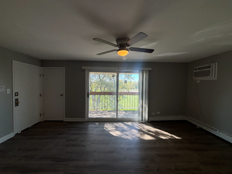 4542 Heartland Dr #E - Photo 4 of 7