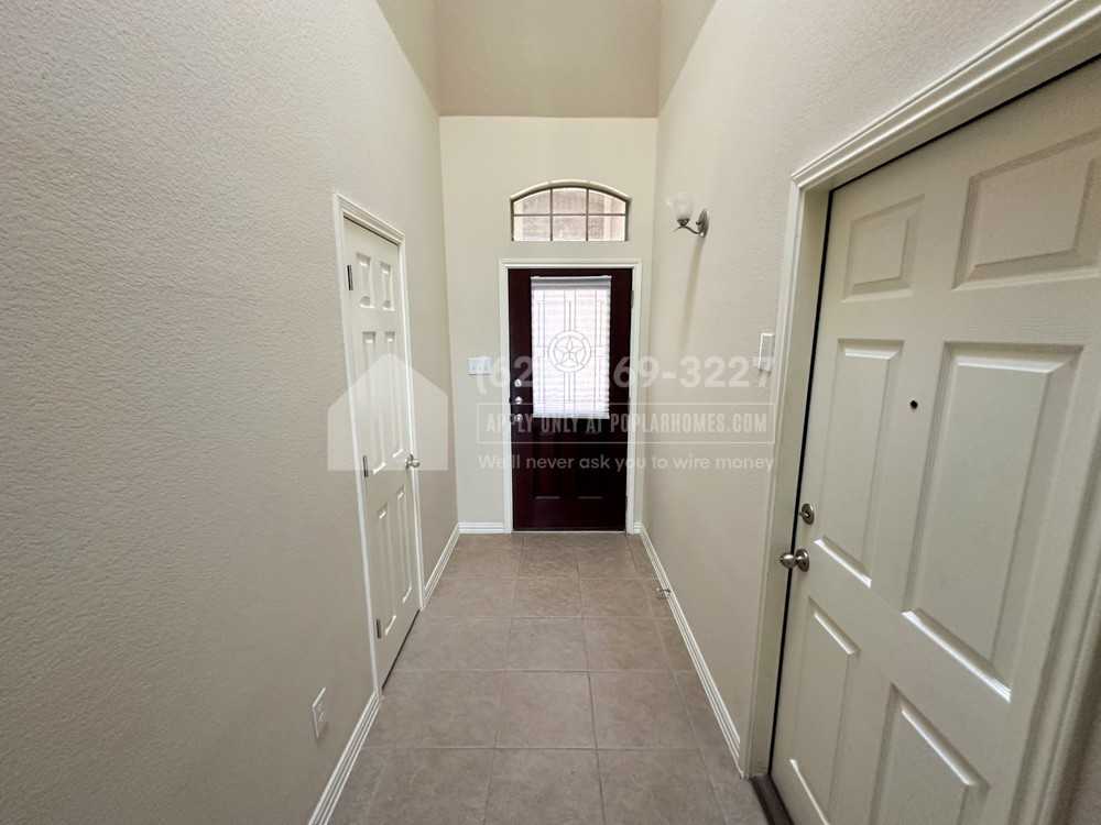 2500 Santa Barbara Loop - Photo 2 of 27