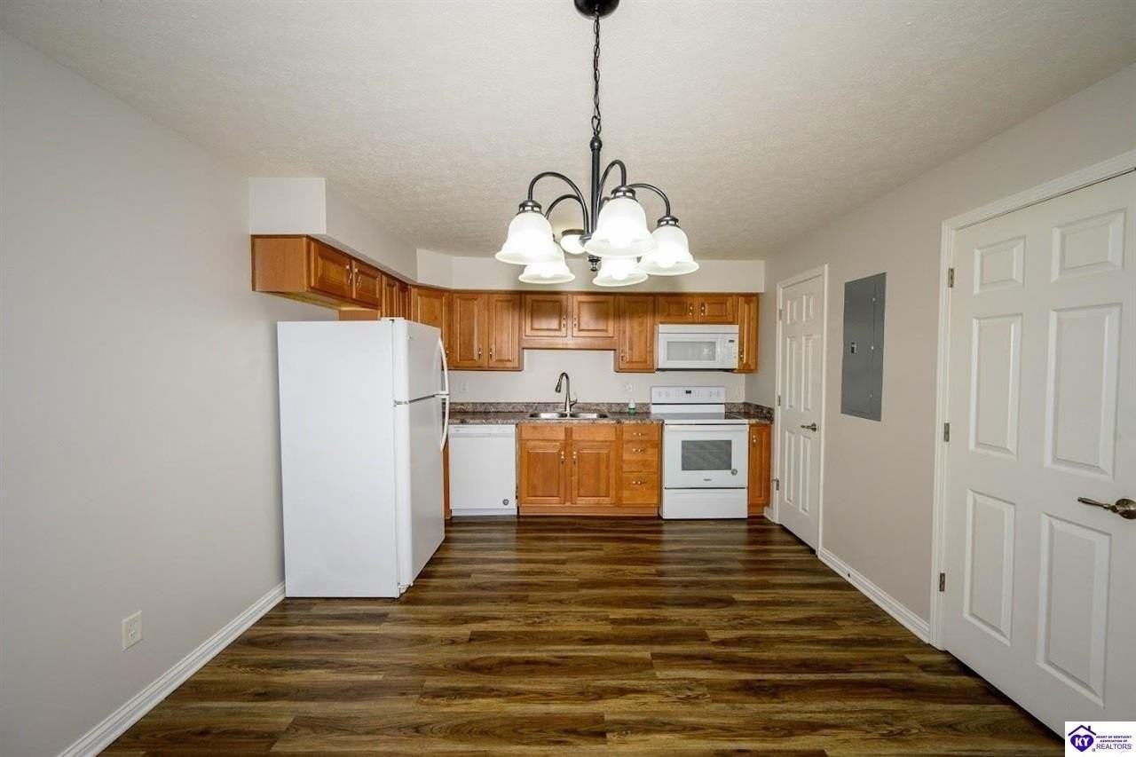 172 Creekvale Dr #6 - Photo 7 of 17