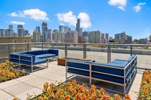 featured image of 910 W Huron St