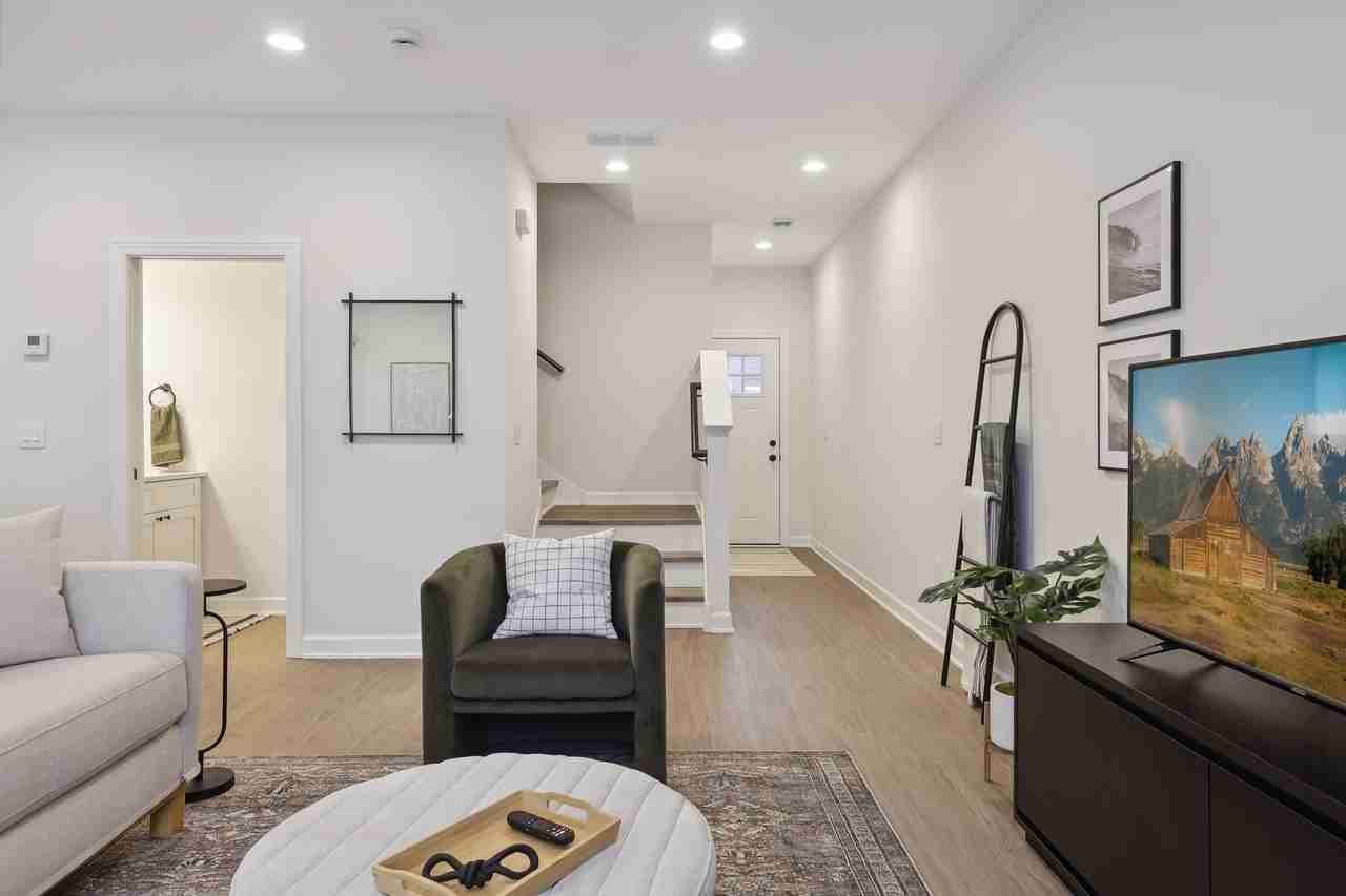 206 Madden Street - Photo 2 of 35