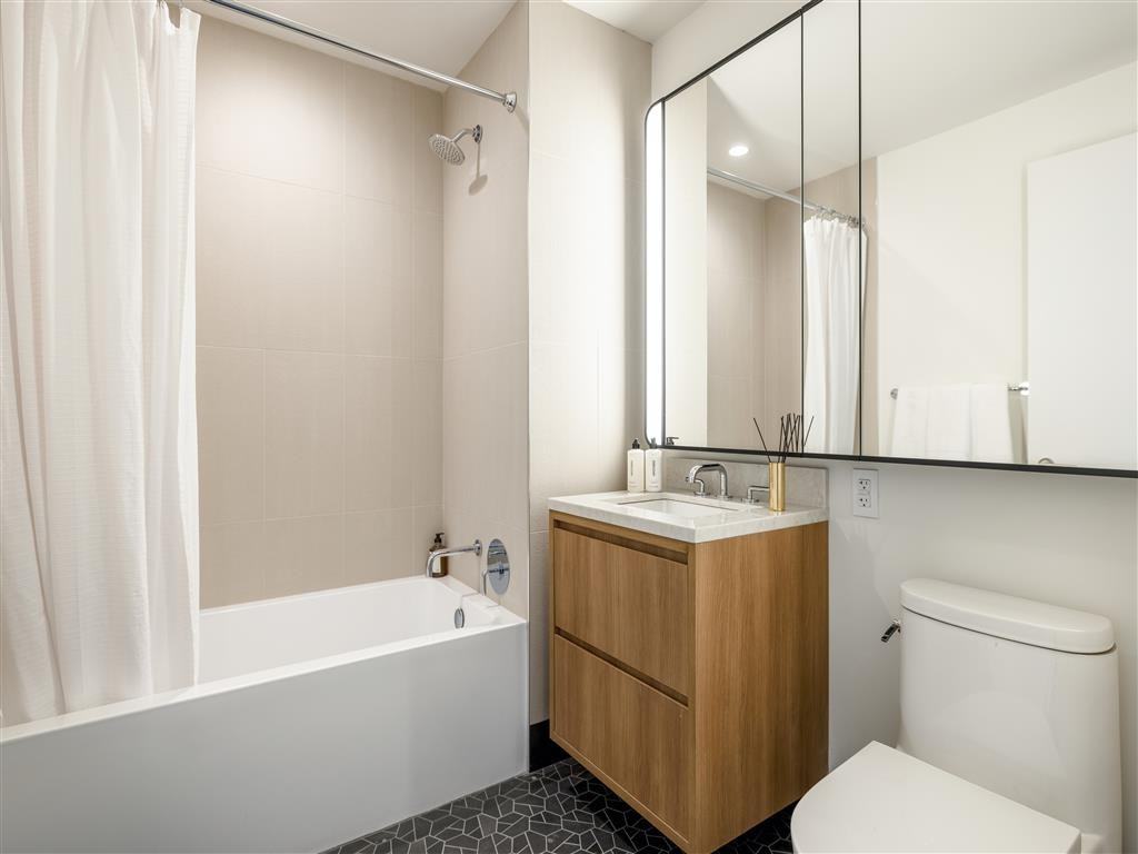 Lincoln at Bankside - Photo 5 of 17