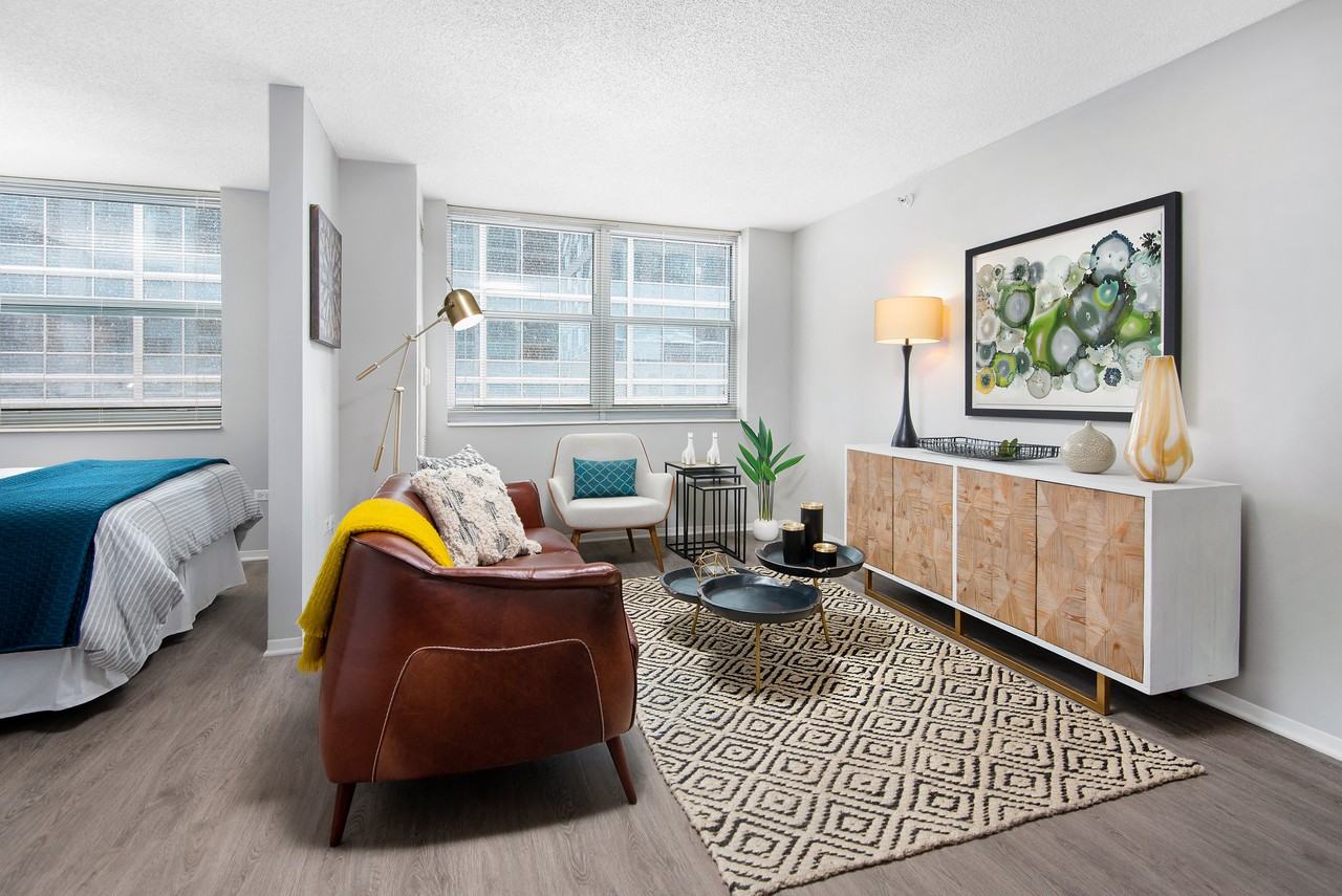 180 North Jefferson - Photo 3 of 26