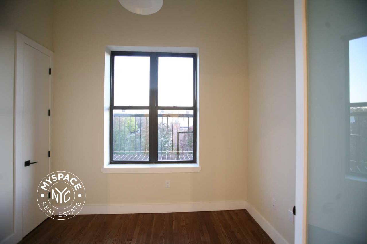 565 Evergreen Ave #3F - Photo 5 of 9