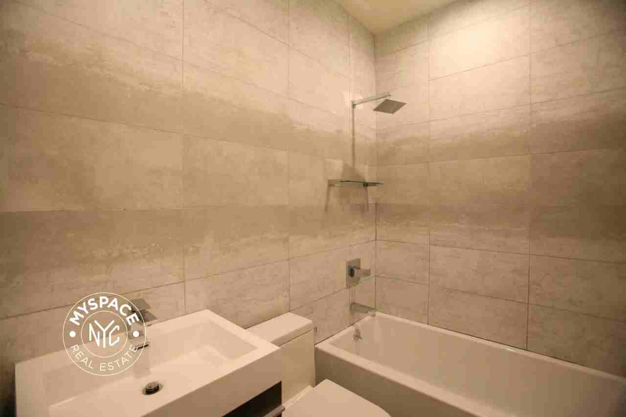 565 Evergreen Ave #3F - Photo 7 of 9