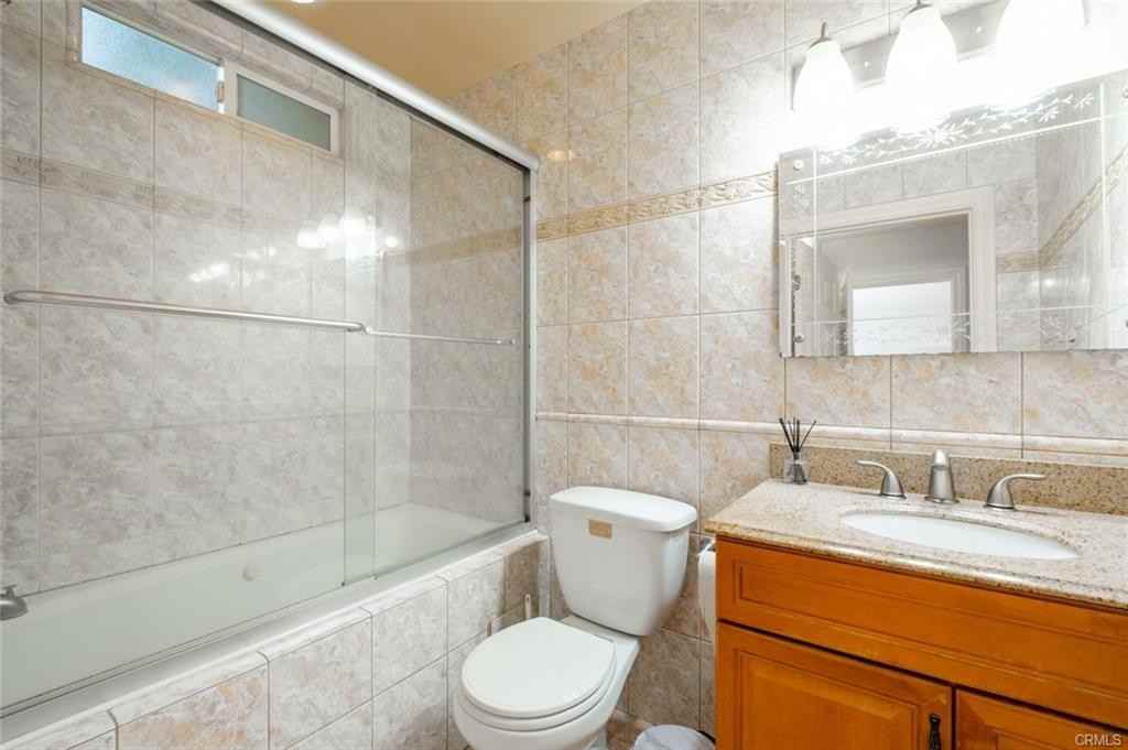 12040 Archwood St - Photo 2 of 8