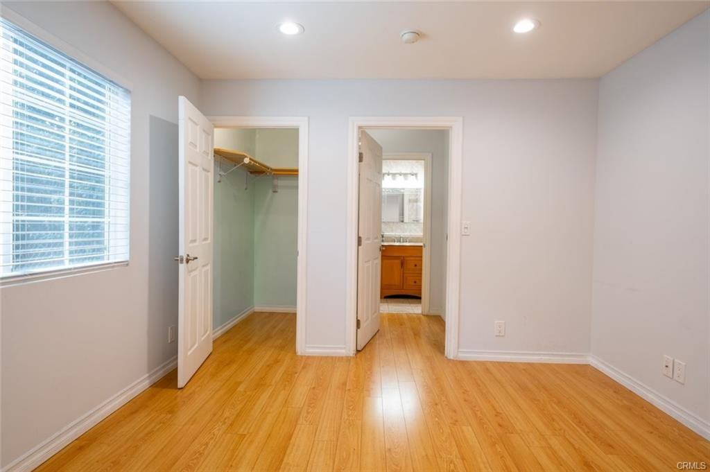 12040 Archwood St - Photo 3 of 8