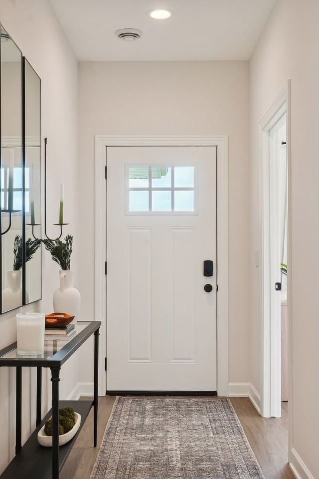 613 South Division Street - Photo 4 of 33