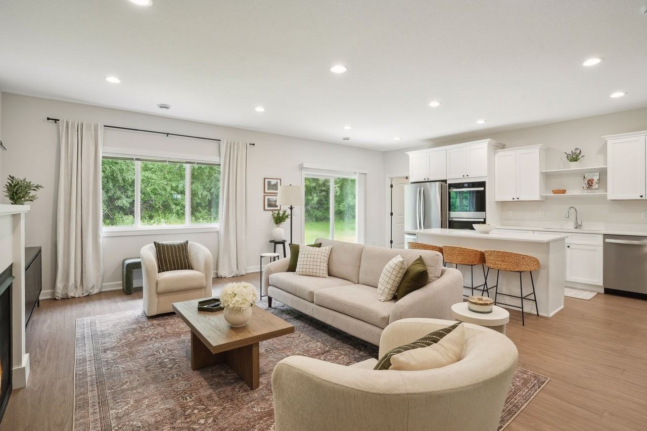 613 South Division Street - Photo 2 of 33