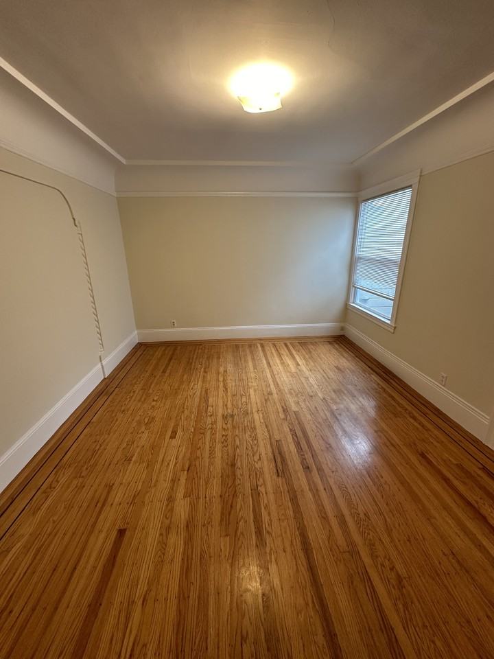 2035 20th Avenue - Photo 2 of 11