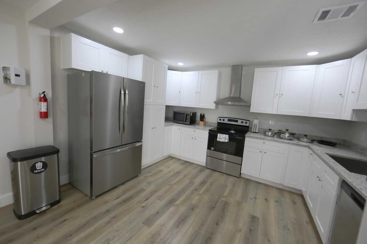 Dacca Dr - Photo 2 of 10