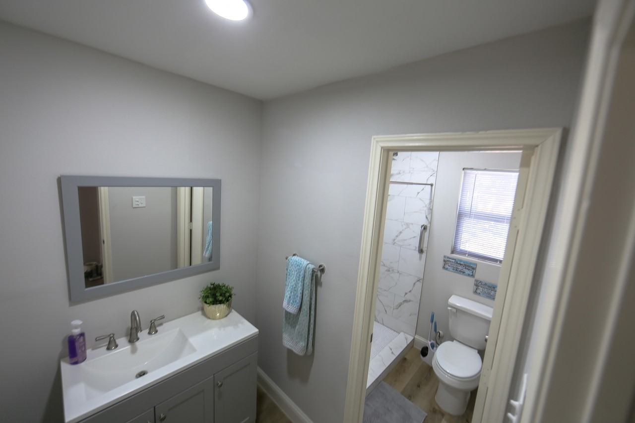 Dacca Dr - Photo 6 of 9