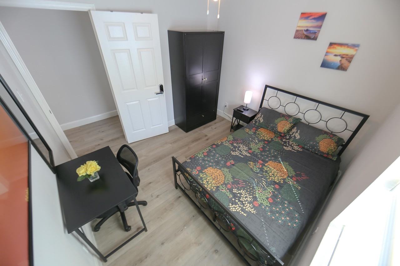 Dacca Dr - Photo 7 of 9