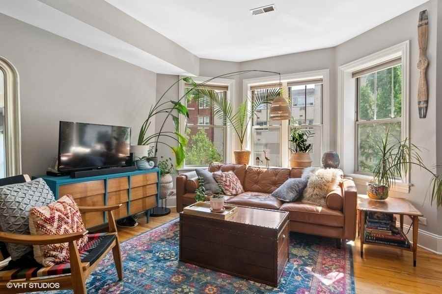 5402 N Kenmore Ave #2E - Photo 3 of 9