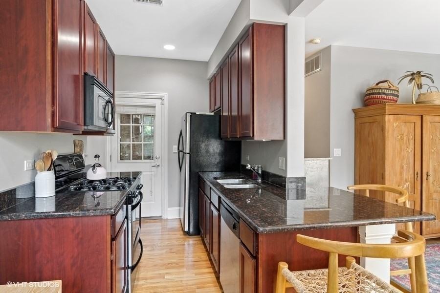 5402 N Kenmore Ave #2E - Photo 4 of 9