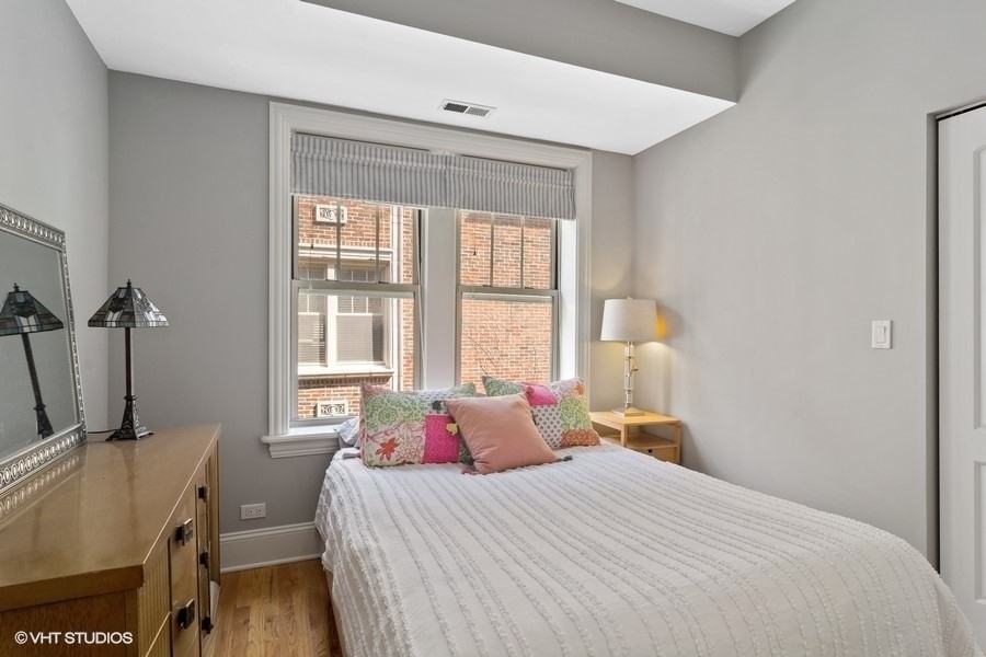 5402 N Kenmore Ave #2E - Photo 7 of 9