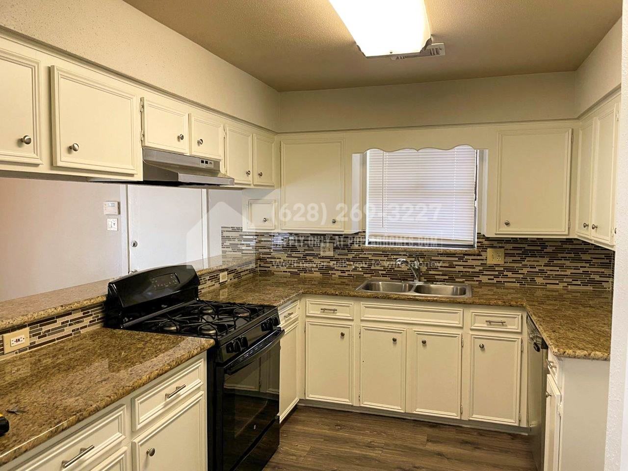 18710 Clover Glen Ln - Photo 3 of 21