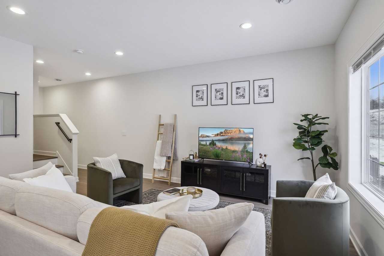 927 Dailey Place - Photo 2 of 38