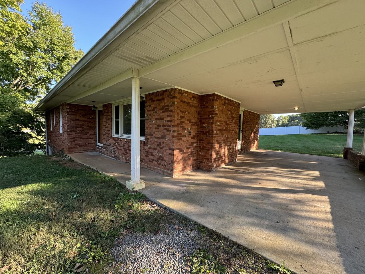 5222 Shallowford Rd - Photo 2 of 24