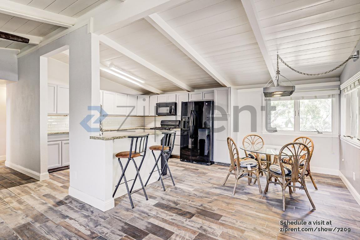 803 Virginia Dr - Photo 4 of 20