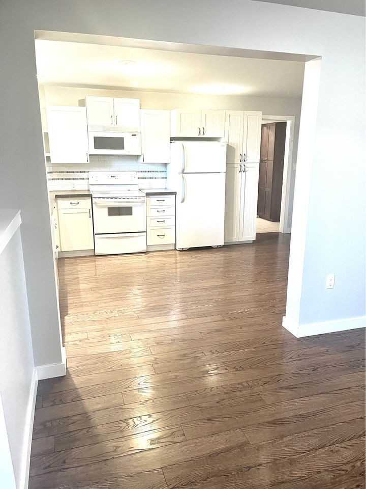 885 Paret Road - Photo 2 of 12