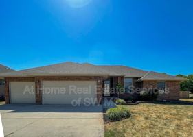 featured image of 605 North Clover Court