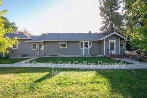 featured image of 224 1/2 S Loomis Ave