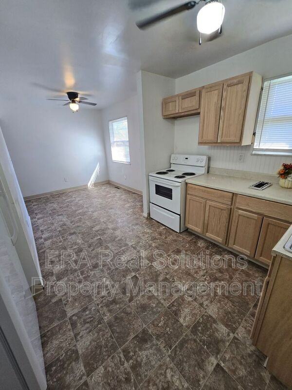 240 N Southampton Ave - Photo 2 of 16