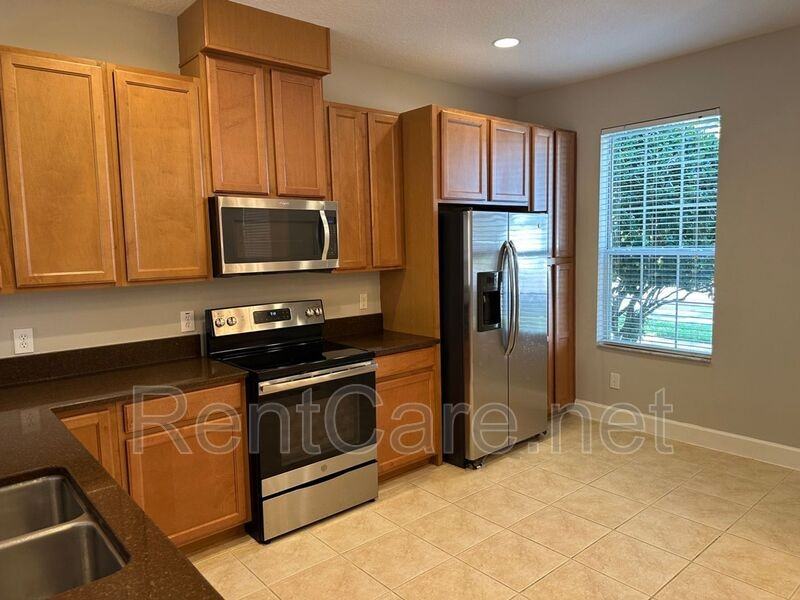 13841 Ancilla Blvd - Photo 5 of 26