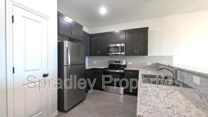 301 Juniper Dr Unit B - Photo 4 of 12