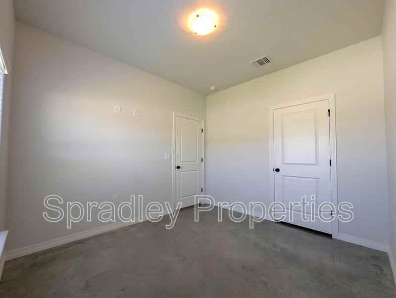 301 Juniper Dr Unit B - Photo 5 of 12