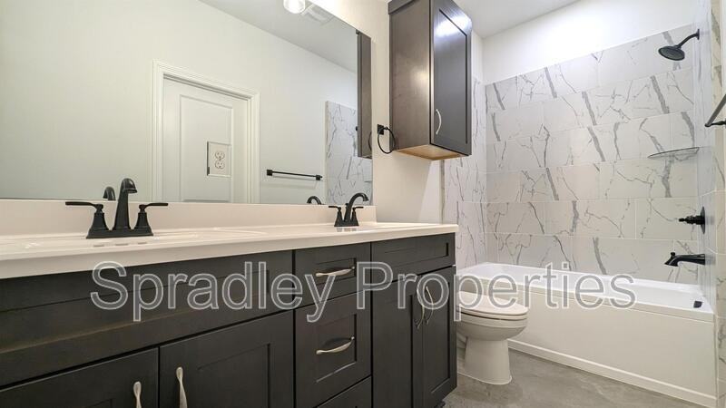 301 Juniper Dr Unit B - Photo 7 of 12