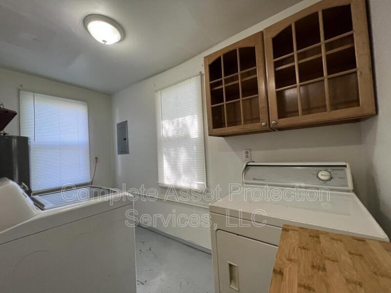 3805 Roche St - Photo 3 of 7