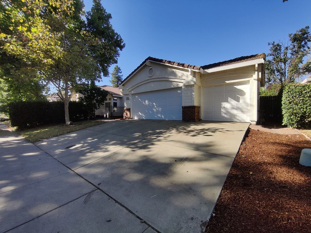 2823 Prado Lane - Photo 3 of 21