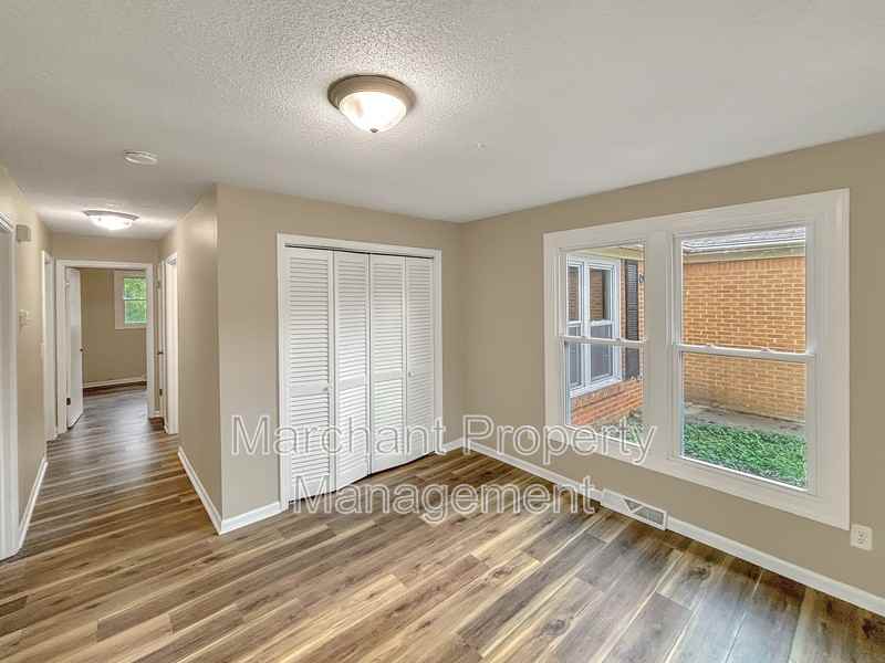 4716 Old Spartanburg Rd - Photo 6 of 21