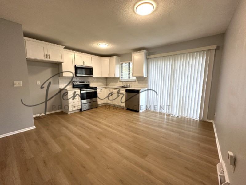 805 Nw Oxford Dr - Photo 3 of 13