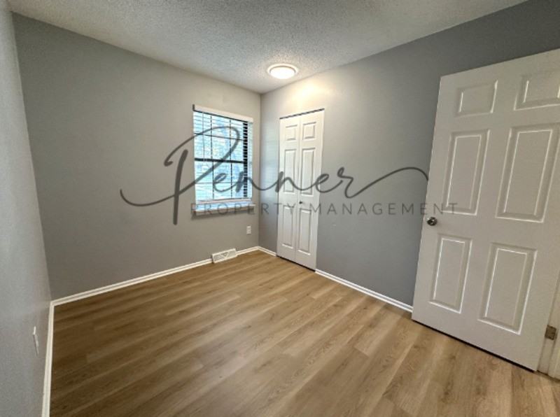 805 Nw Oxford Dr - Photo 4 of 13