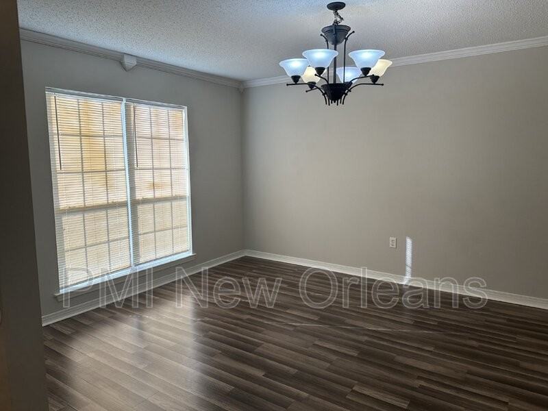 1038 Sun Valley Ln - Photo 3 of 23